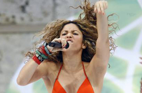 ليست الأغنية الرسمية لمونديال 2006، ولكنها كانت الأشهر وقتها، أغنية bamboo التي غنتها النجمة الكولومبية شاكيرا في الحفل النهائي للمونديال الذي أقيم في ألمانيا وفاز به المنتخب الإيطالي 
<object width="560" height="650"><param name="movie" value="//www.youtube.com/v/VeNm7IjsziU?hl=en_GB&amp;amp;version=3"></param><param name="allowFullScreen" value="true"></param><param name="allowscriptaccess" value="always"></param><embed src="//www.youtube.com/v/VeNm7IjsziU?hl=en_GB&amp;amp;version=3" type="application/x-shockwave-flash" width="420" height="315" allowscriptaccess="always" allowfullscreen="true"></embed></object>