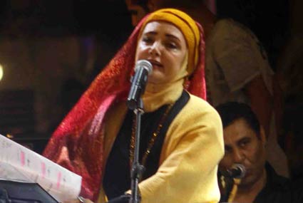 عايدة الأيوبي في خيمة ليالي الحسين