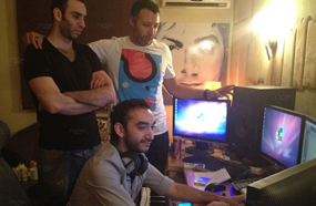 فريق واما أثناء العمل