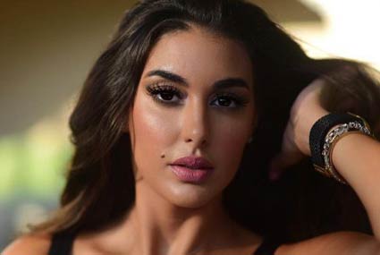 المركز العاشر) حازت هذه الصورة لياسمين من أحدث جلسات تصويرها على 122 ألف إعجاب