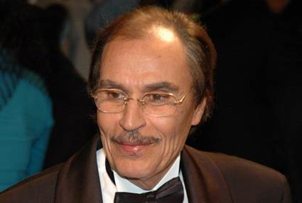 عزت العلايلي