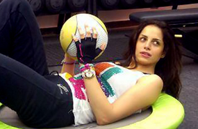 آمال ماهر أثناء ممارسة الرياضة