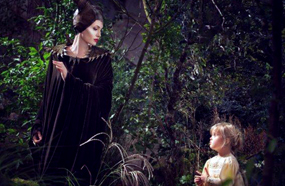 أنجلينا جولي وابنتها فيفيان