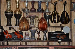 فوتوجراف به آلات موسيقية عربية (الحقوق لـVisual Journalism Class)