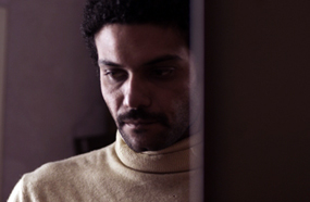 آسر ياسين في لقطة من &quot;فرش وغطا&quot;