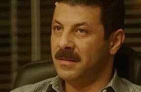 إياد نصار في لقطة من &quot;موجة حارة&quot;