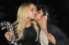 جاجا وسبيرز في عرض سابق