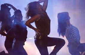 كارول سماحة في لقطة من الكليب