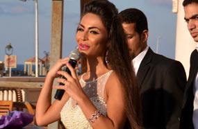 دوللي في حفل الزفاف