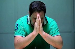 إدوارد يصلي للخروج من أزمته في &quot;فؤش في المعسكر&quot;