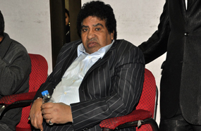 هانى شاكر وناديه مصطفى فى عزاء محمد العزابى وغياب نقابة الموسقين