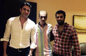 محمد السبكي يتوسط أحمد عز ومحمد سامي