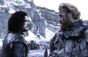 &quot;جون سنو&quot; مع في لقطة من الحلقة الثامنة