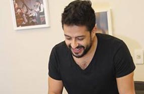 حماقي وكيك عيد الميلاد