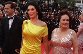 حورية فرغلي مع لبلبة في &quot;كان&quot;