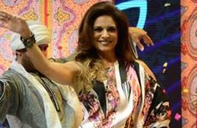 هيلدا خليفة ترقص بلدي