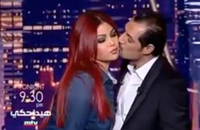 عادل كرم يقبل هيفاء وهبي