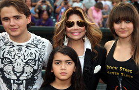 أسرة مايكل جاكسون