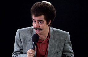 كاتي بيري في شخصية يوسف شولوم اليهودي مضيف الحفلات أو &quot;نبطشي&quot; الأفراح