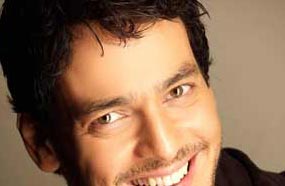 الفنان خالد أبو النجا