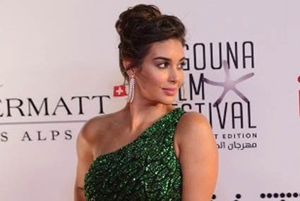 ياسمين صبري بفستان من تصميم يوسف الجسمي ويليق بها كثيرا