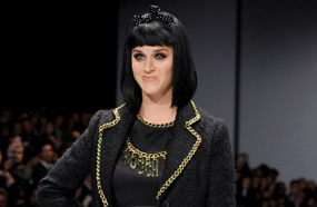 كاتي بيري في عرض أزياء إيطاليا