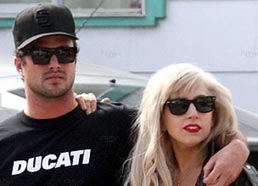 جاجا وصديقها