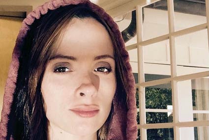 صديقة جيم كاري المنتحرة