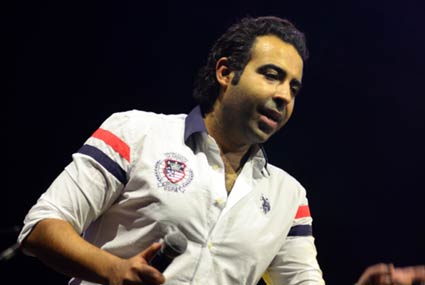 محمد عدوية في حفله في الساحل الشمالي