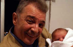 محمود حميدة مع حفيده حسن