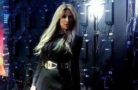 مايا دياب كما ظهرت في إطلالتها الأولى من الحلقة