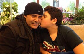 عاصي الحلاني وابنه