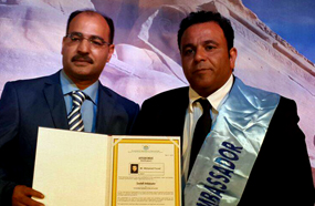 محمد فؤاد يتسلم جائزته عن مجمل أعماله الوطنية وسعيد باختياره سفيرا للأمم المتحدة