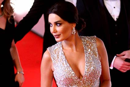 سيرين عبد النور ظهرت بفستان رائع ويناسبها وكذلك مكياجها وشعرها