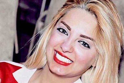 مي حلمي‎ بتشيرت الأهلي