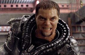 مايكل شانون في دور الجنرال زود ببذلته غير الحقيقية