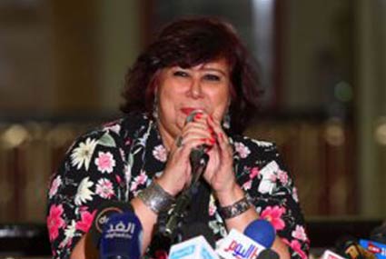 إيناس عبد الدايم خلال المؤتمر الصحفي