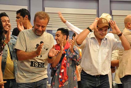 في سبتمر 2016 فوجئ الممثل أشرف عبد الباقي بحضور مجموعة من أصدقائه العرض ليحتفلوا بعيد مولده.
