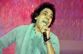 محمد منير في اختتام مؤتمر الأورام