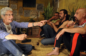 نادر جلال يشرح أحد المشاهد لمنذر ريحانه ومحمد لطفي