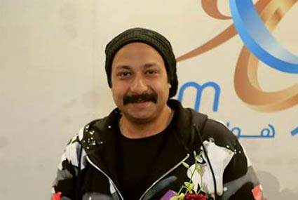 محمد ثروت بدأ من مسرح كلية التجارة جامعة عين شمس