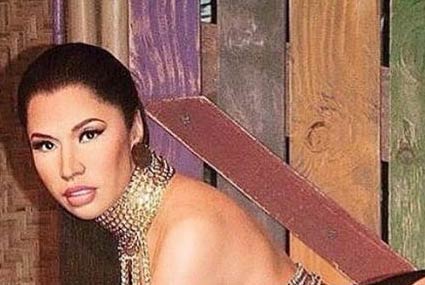 تمثال نيكي ميناج الشمعي