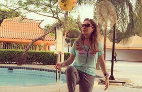 نيكول سابا في إطلالة رياضية اختارتها للذهاب إلى أحد النوادي، ويبدو عليها الانطلاق.