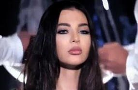 قمر تتحدى الثلج