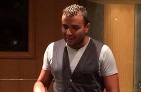 رامي صبري في الأستوديو أثناء تسجيل الأغنية