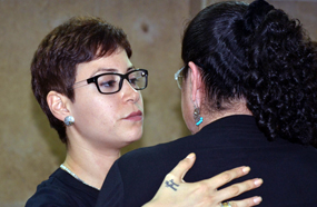 منة شلبي بشعرها القصير