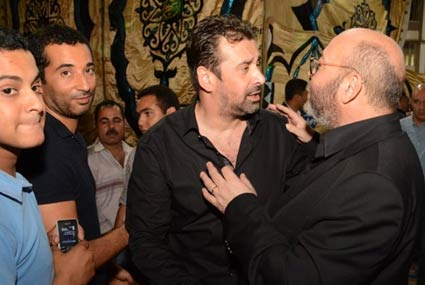 عمرو سعد وكريم عبد العزيز وعادل أديب في العزاء