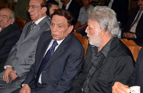 عادل إمام وأشرف عبد الغفور وجلال الشرقاوي في صفوف المعزيين