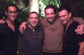 السقا بصحبة كريم عبد العزيز ومروان حامد وعباس أبو الحسن