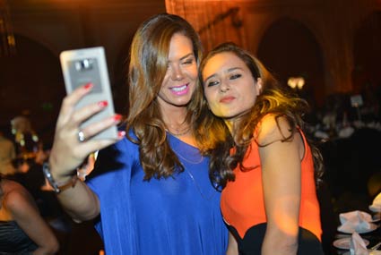 نيللي كريم و الـDuck Face مع إيمي المولى